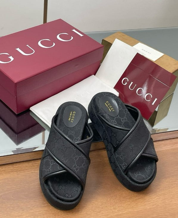 GG-Women’s--platform-sandal-black