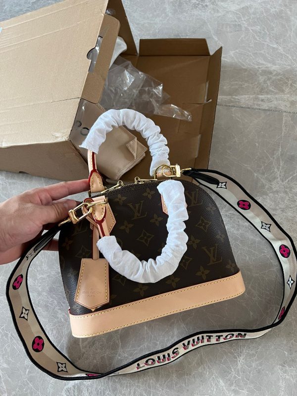 LV-Shoulder-Bag-1