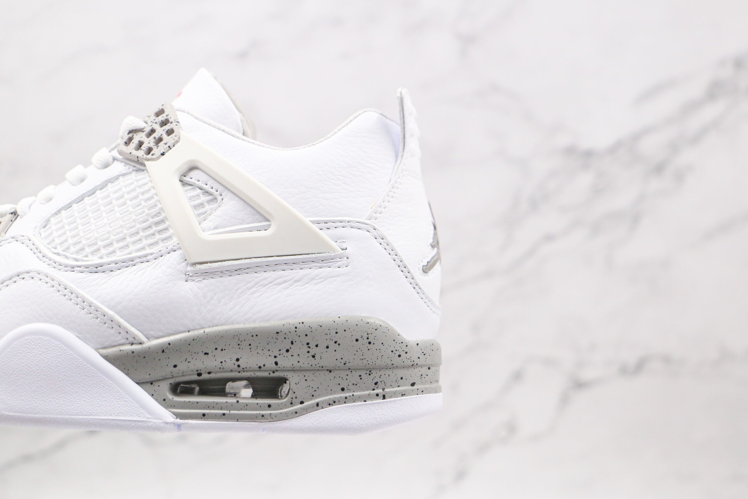 Air Jordan 4 Oreo White